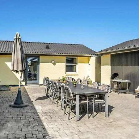 Holiday home 4 Bedroom Amazing In Blokhus