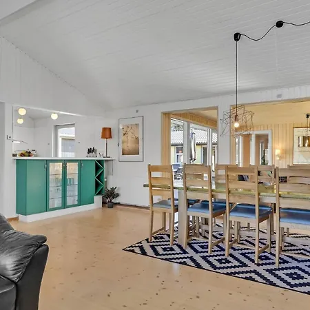 4 Bedroom Amazing In Blokhus